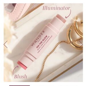 WANDER BEAUTY: On-the-Glow Blush & Illuminator shade Strawberry Fields